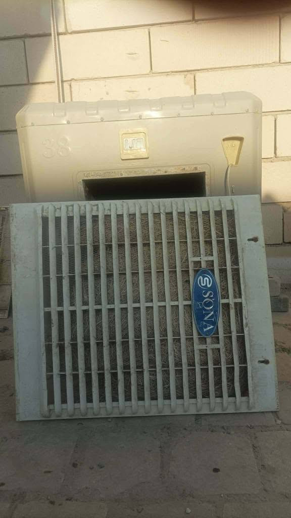 مبرده بلاستك ام الخرطوم حجم 50 جديده استخدام قليل السعر 225 الف وبيها مجال قليل 
مبرده حديد سوني نضيفه جدا وشغاله السعر 60 الف مكانهن النجف حي القدس للأستفسار الإتصال على الرقم *********** النجف, العراق
