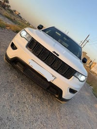 جيب كراند شيروكي لاريدو 2020 ضرر 3 قطع  بنيد جاملغ وباب السايق  بدون ف...