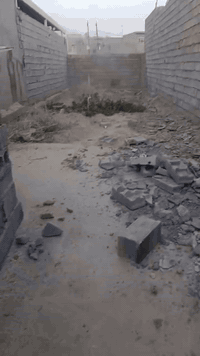 السلام عليكم قطعه أرض للبيع زراعي حي الأمير مساحته ١٠٠ متر واجهه ٥ أمتار ونزالها ٢٠ السعر ٢١ وبيها مجال بسيط ***********
