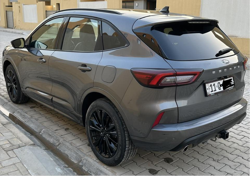 فورد اسكيب st-line 2024 هايبرد - بانوراما

محرك ٢٥٠٠ تنفس طبيعي 
سقف بانوراما

نظام الركن الذاتي Auto Park
كير ماوس
شاشة وسطية كبيرة
شاشة كيجات ديجتال
داخل اسود مميز جداً
دفع رباعي AWD
داتا شو
كاميرات عدد 4 رؤية 360 
حساسات + رادار تفاعلي
انظمة قيادة (نورمال - سبورت - ثلجي - اقتصادي)
ماشية ٥٠ الف كيلو متر
تشغيل عن بعد 
دخول ذكي 
صندوق كهربائي
كراسي جلد + خزن + كهرباء + تدفئة
التفويلة تمشيك اكثر من ٩٠٠ كيلو 
السيارة بأسمي رقم بغداد
السيارة ع ضربتها رتبتها وبقى طرف البنيد من الجهة اليمين وطرف الجاملغ والدعامية تتصلح ..

السعر 175 ورقة بيها مجال بسيط جداً
تواصل واتساب فقط
***********
السيارة جديدة جداً دواخلها مميزة كله اسود وادواتها متوفره بس وقت ماعندي للتصليح.
