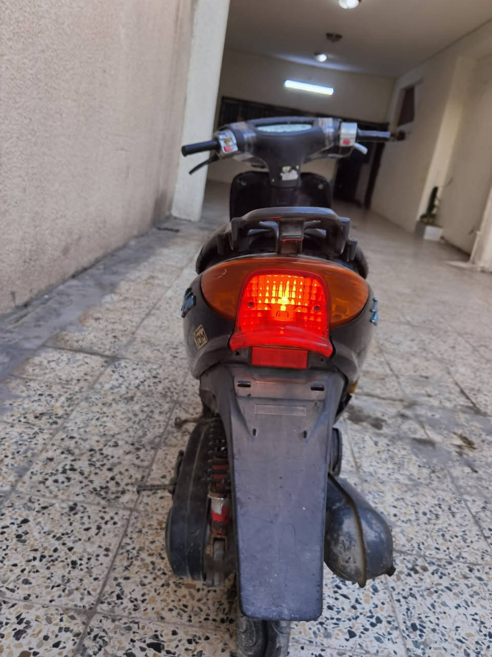 السلام عليكم 
عصفورية هندر واحد تشتغل
نضيفة كفرات نضيفة
وتمشي كهربائيات واشاير كلها شغالة رايدها قفل 100 مكاني بغداد الحبيبية رقمي *********** تجي تفحص وتاخذها
