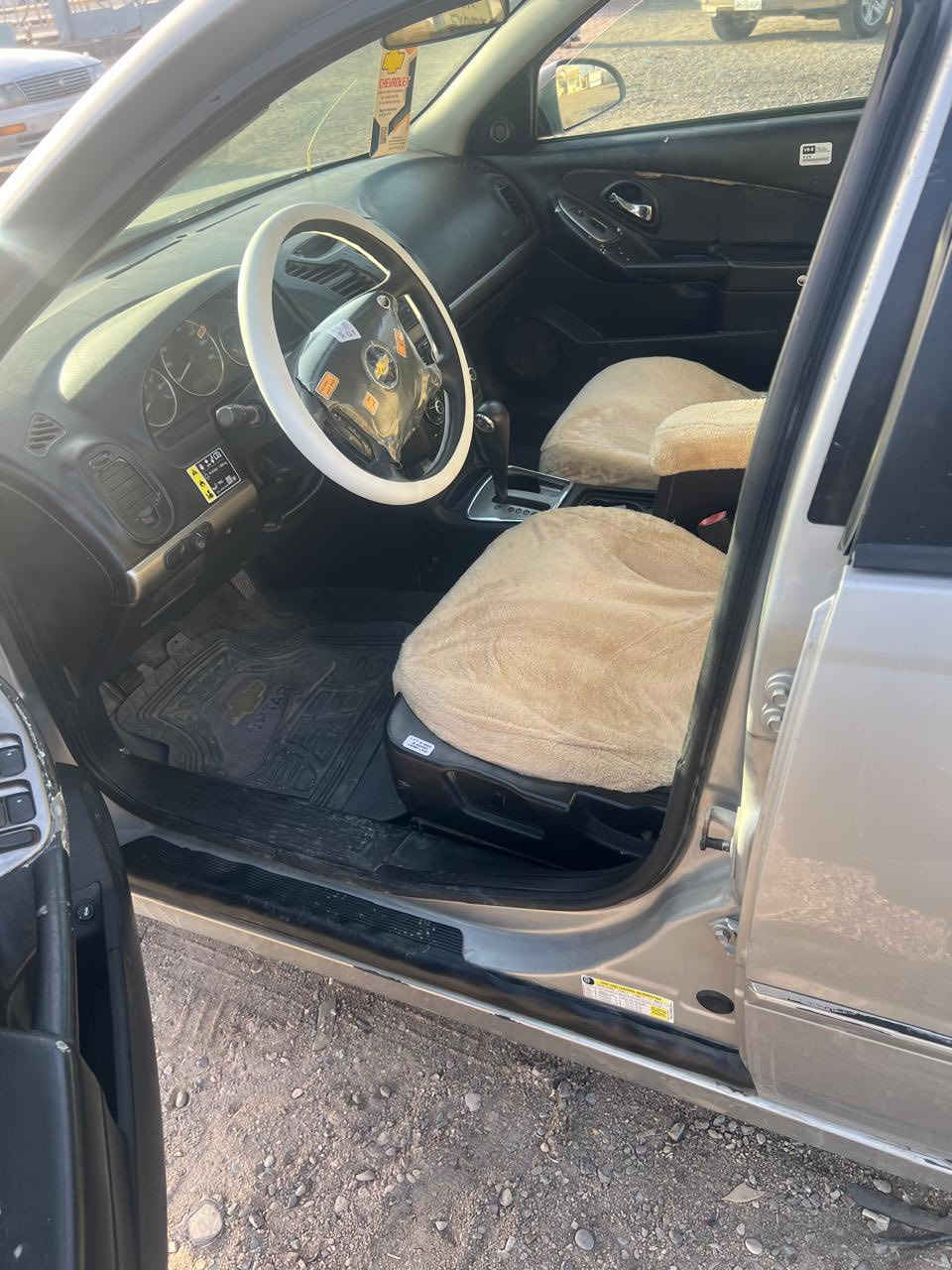 ماليبو 2006راعيه بلبصره يريد تحويل مابيه نقص بس تبريد وبيه مكانات صبغ حداديه نص عمر مكاني بصره سعر 40 وبيها مجال مكاني بصره امن داخلي رقمي ***********
