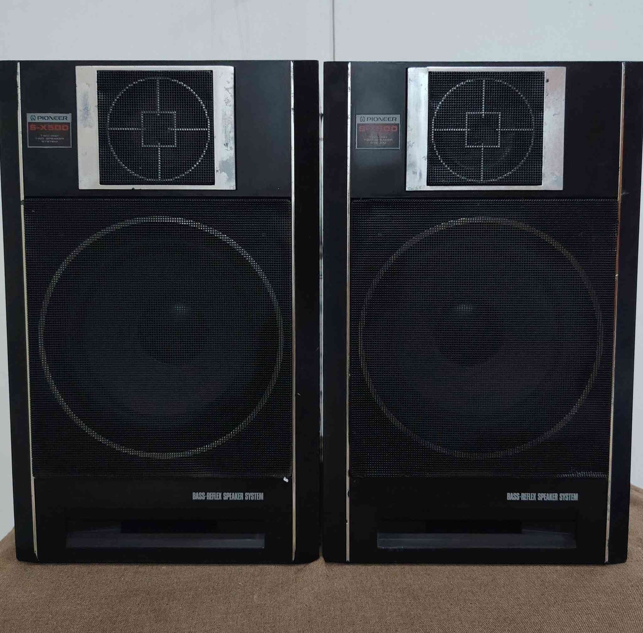 السلام عليكم .. سماعات بايونير    S-x500.. 2way القدرة ٩٠ واط لكل سماعة .. نظافة جيدة جدا وبدون تصليح. السعر 55 الف يوجد توصيل


**إذا كنت صاحب هذا الإعلان وتريد حذفه لأي سبب، رجاءا أرسل رسالة إلى الدعم الفني**