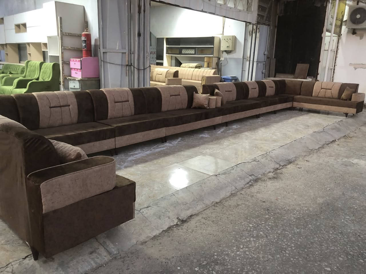 عرض 
ديوان جديد شغل ممتاز ١١ مقعد 
السعر ٣٧٥ الف 
موجود مقاعد اكثر واقل حسب طلب الزبون 
مجمع الضحى مقابل دائرة كهرباء المسيب 
***********
