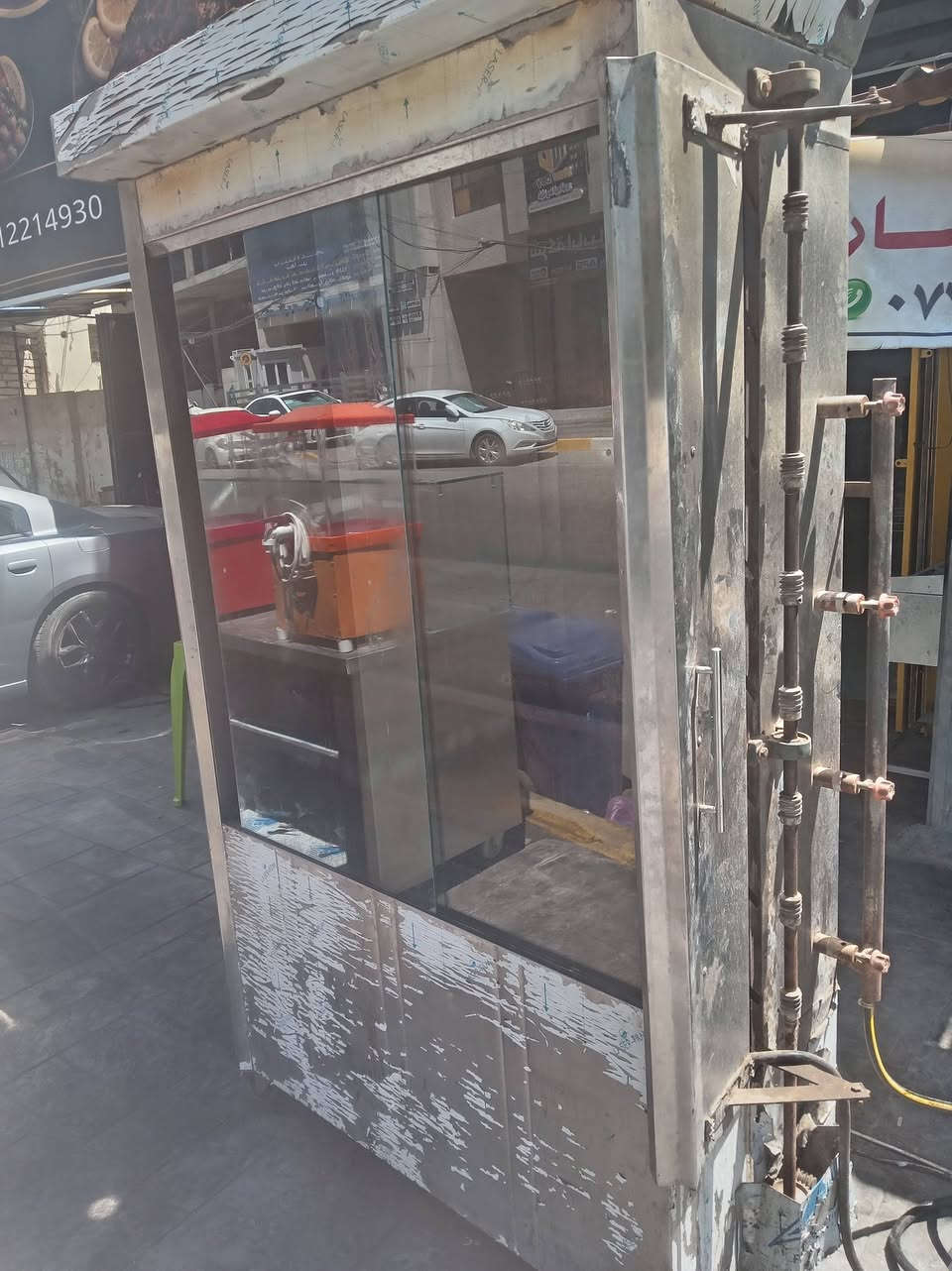 شواية دجاج ٨ شيش نظيفة وكلشي أغراضها موجودة الماطور شغال والجام جديد السعر ٣٠٠ الموقع كرادة خارج للتواصل ***********
