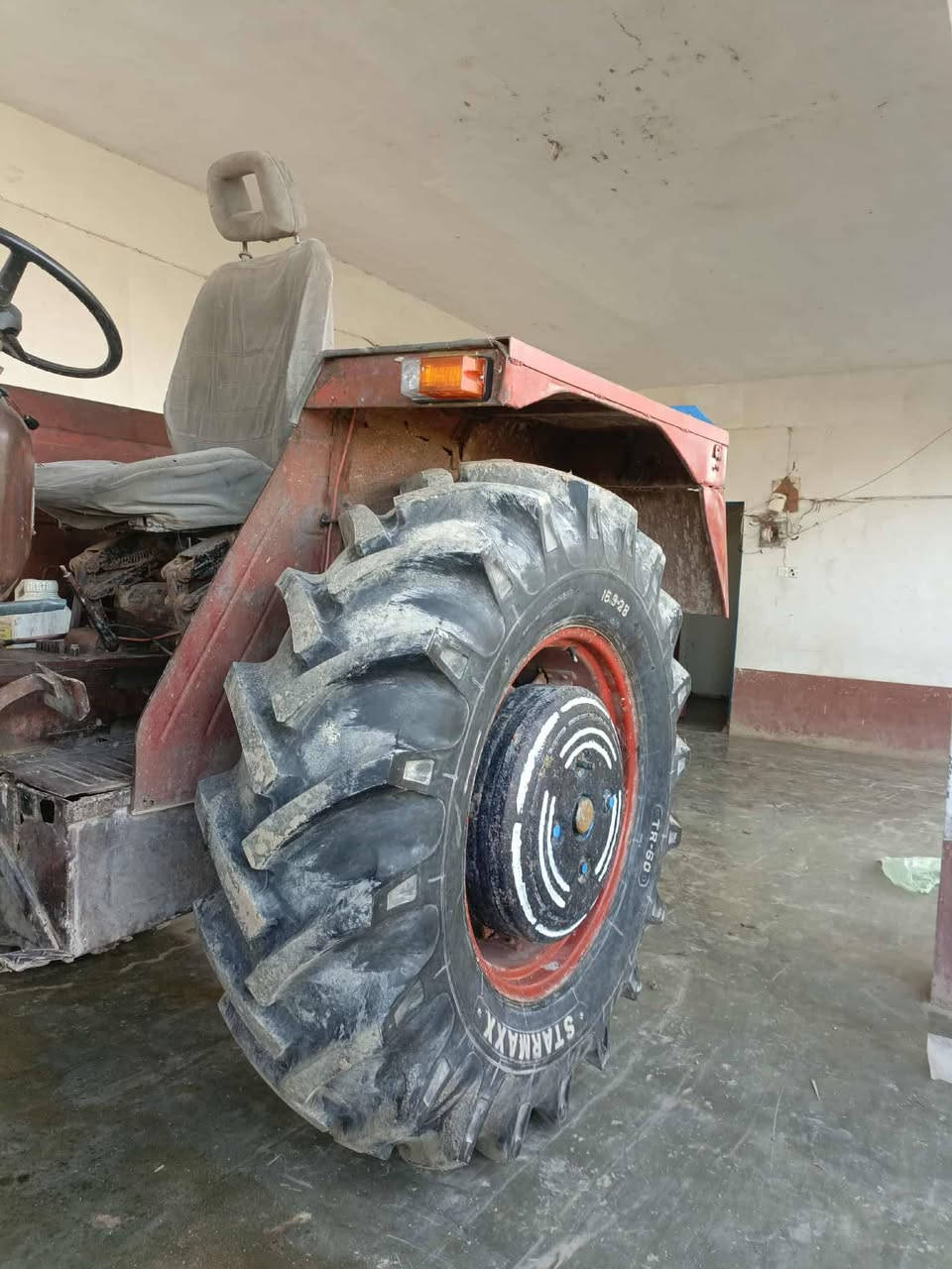 السلام عليكم اخوان تنكتر عنتر للبيع موديل 86 للتواصل على الرقم ***********
