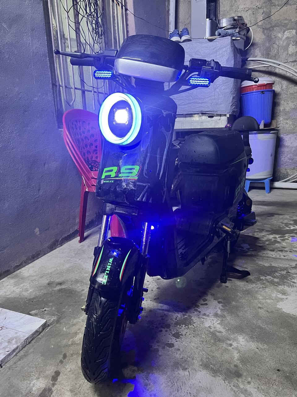 سلام عليكم عندي ماطور شحن R9 للبيع السعر 400 وبي مجال الماطور كلشي بي جديد ممبدل منا كلشي باترياته جدد وبي ضربه خفيفه انضرب بلباب العنوان موصل حي القدس مقابيل كوفي سويد ماخذو بس للشغل ومحتاج فلوسه فردت أبيعه رقمي الي يريده ***********
