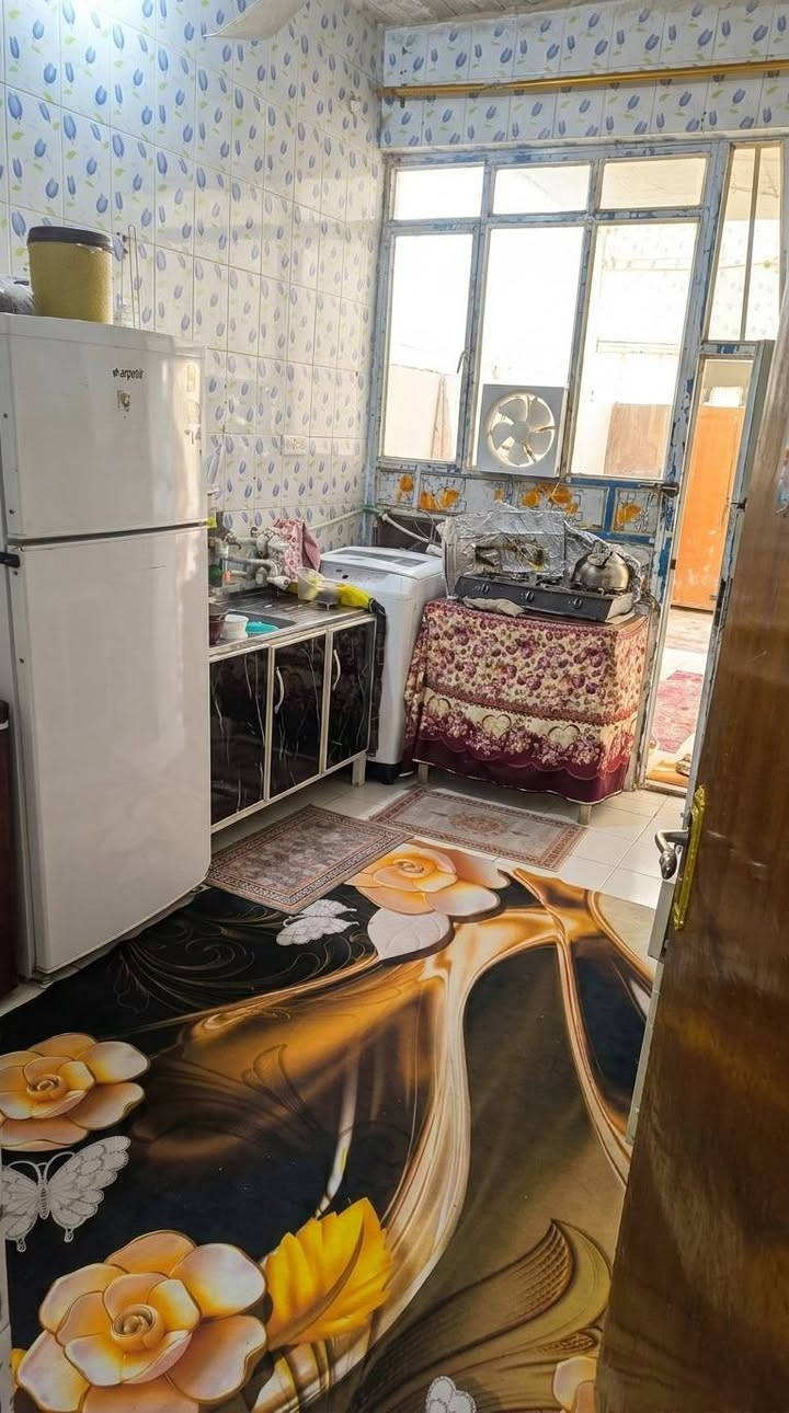 للبيع بيت "بحي الجبيرية الثالثة" المساحة 125م
يتكون من غرفتين نوم وصالة واستقبال ومطبخ وكراج وخدمات صحية 
البيت بظهر التجاري لشارع انوار الكعبة وسعره 52 
للاستفسار ***********
