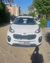 شباب البيع كيا اسبورتج سياره نضيفه ما عدا الطعجه الي بل جاملخ الورا طع...