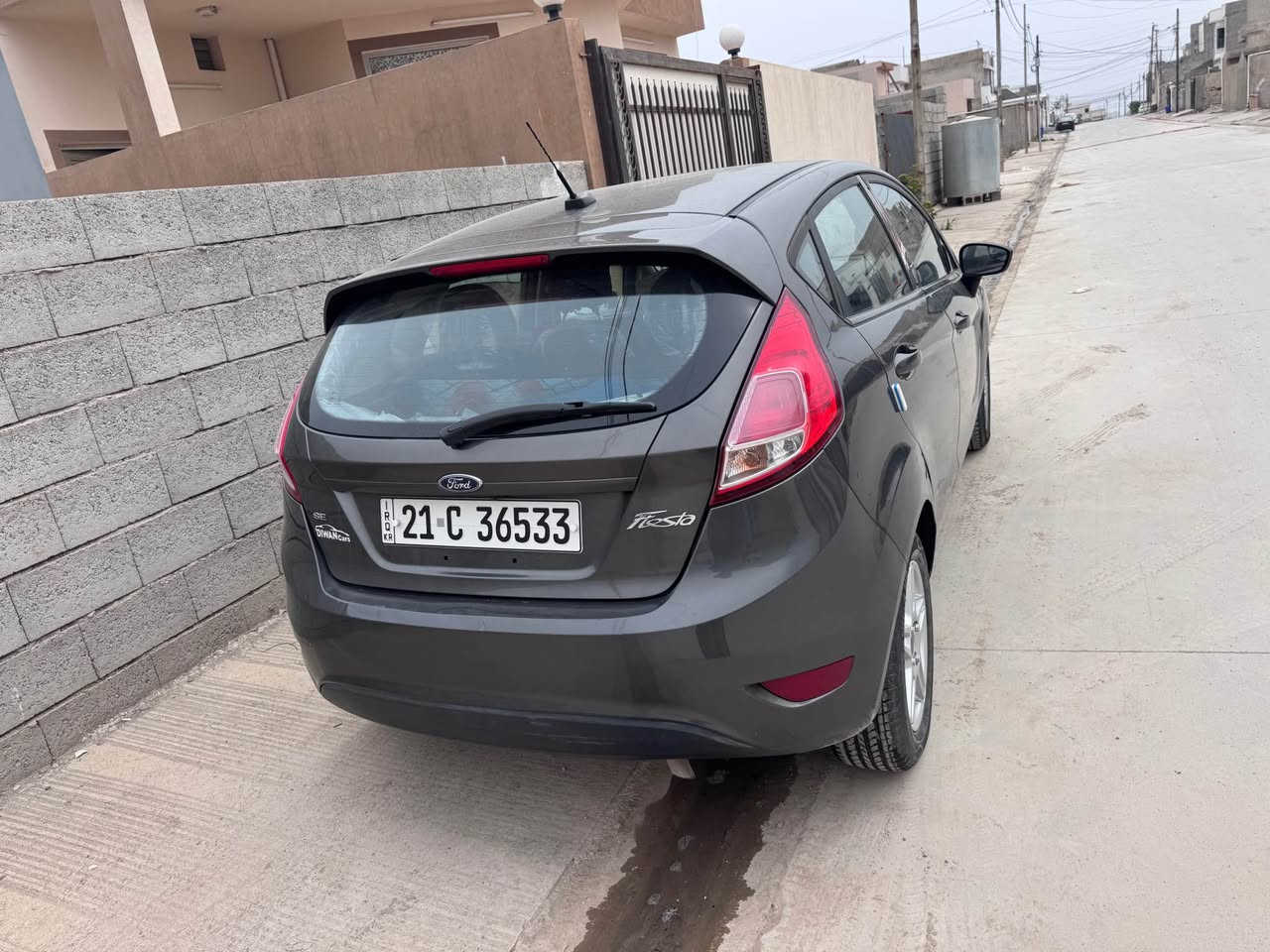 فورت فيستا 
موديل 2017
ضرر بابين تبديل بلادي 
محرك كير بل شرط 
77
***********
ماجواب ع تعليقات كركوك, العراق
