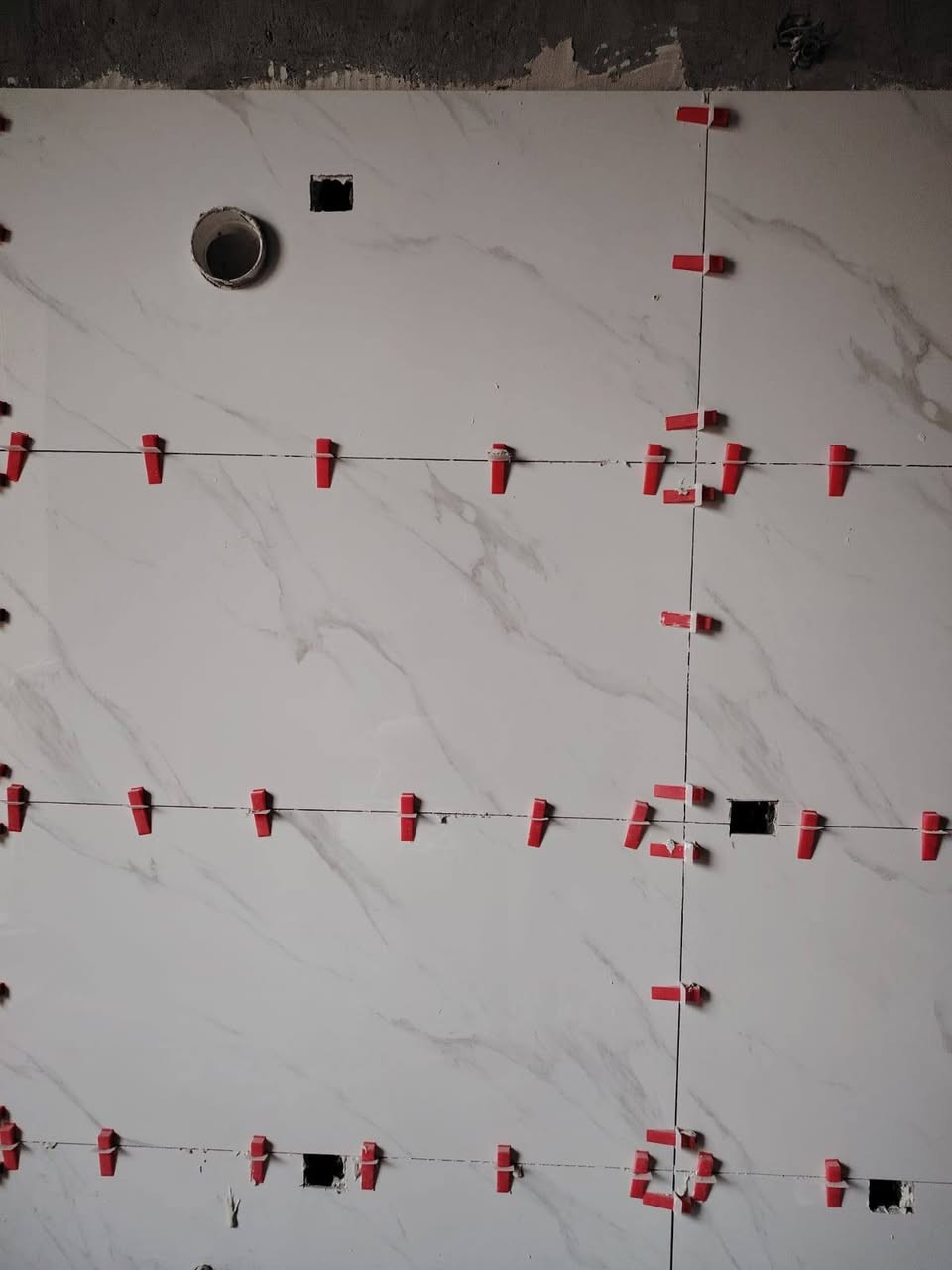 خلفة سيراميك كاشي مرمر بورسلين متفرغ في بغداد شغل درجه اولى تسليم هندسي ***********
