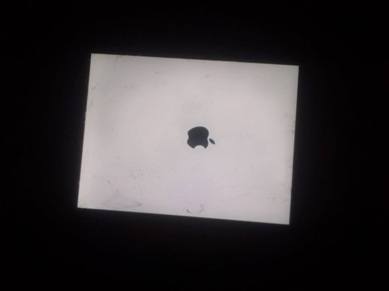 سلام عليكم 
ايباد البيع 
كلشي ما اعرف بيه الي يريده يطي سعر وياخذه 
عادي اراوسه بساعه ابل 
مكاني ميسان المجر الكبير 
هاذه رقمي ***********
