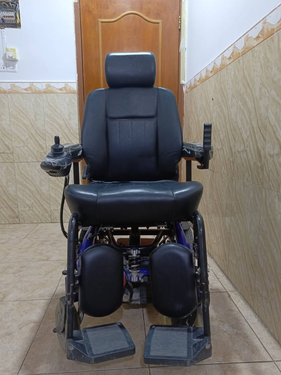 البيع كرسي كهربائي صنع تركيا نوعه دراجه اولى سعر600 الانتصال ع هذا رقم***********العنوان البصرة الزبير
