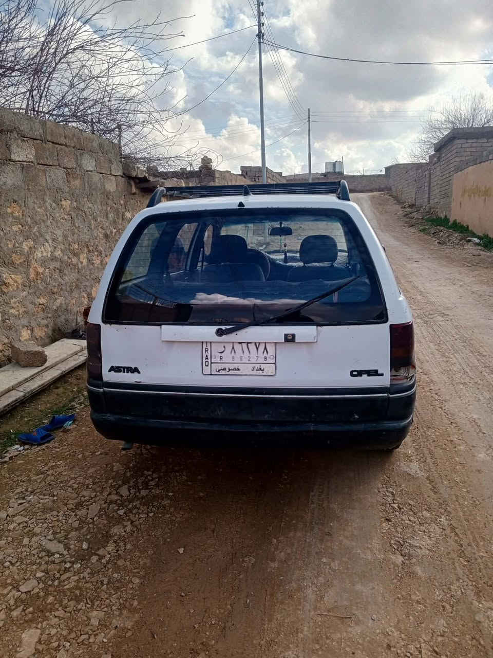 سياره للبيع استاره والباقي استفسار خابر على رقم ***********
