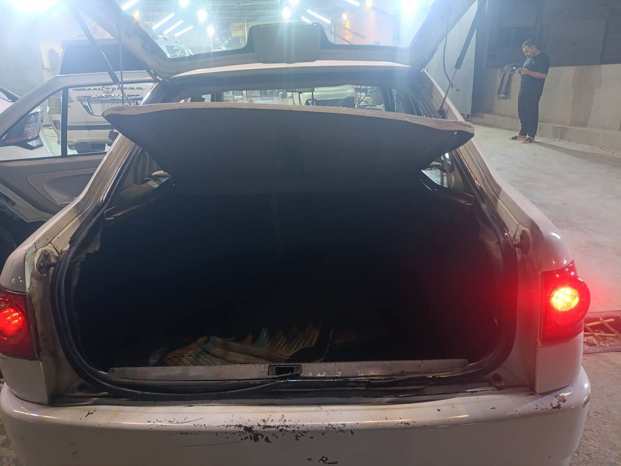 سلام عليكم شيري كوين 2010للبيع  كفاله عامه
 كير مكينه صدر امامي خلفي مكفول 
كهربائيات كلها  شغاله شاشه اندرويد كامره
 تبريد ثلج
رقم انكليزي بسمي مصفره غرامات 
سنويه لل 31
تخم تأير جديد
سياره جديده وكلها بلاده 
السعر 42بيها مجال حك الجيه عنواني بغداد البياع 
رقم ***********
