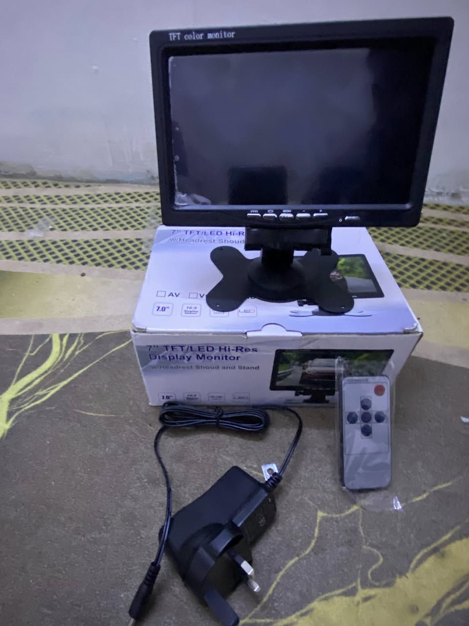 ￼شاشه حجم7تشتغل بدون ريمون مع
 شحن وهاي
المنافذ AV و HDMI كلهن بل صوره الحجز برصيد 
ما اطلع اي طلب وينزل من الحساب
السعر35 مع توصيل قفله


**إذا كنت صاحب هذا الإعلان وتريد حذفه لأي سبب، رجاءا أرسل رسالة إلى الدعم الفني**