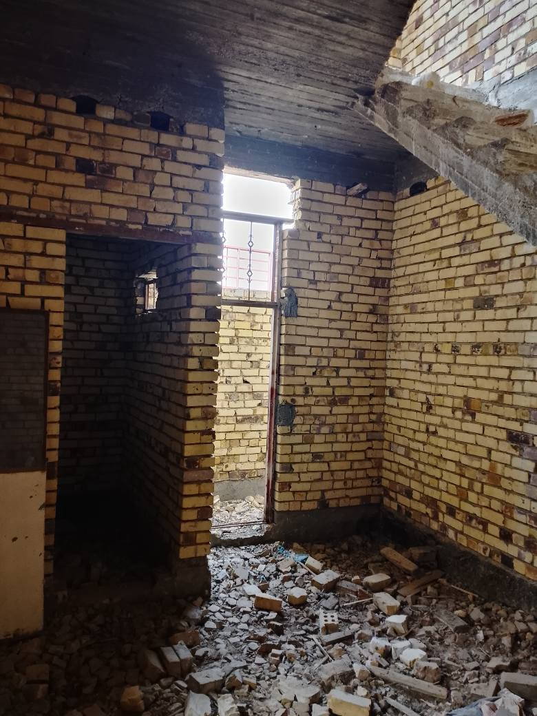 دار للبيع (هيكل كامل ) مساحة 100 متر ركن 10*10 على فرعين طابو زراعي سند 25 يحتوي على صالة كبير ومطبخ وكلدور وحمام وصحيات داخلية وخارجية وغرفة منام بيتونة مسقفة كونكريت ستارة كاملة 
الموقع سيف سعد بداية شارع 30 يبعد 200 متر تقريباً عن الشارع العام السعر 55 وبي مجال للاتصال *********** حلة, بابل
