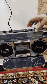 سلام عليكم مسجل راديو ناشانول ياباني للبيع سعر 60مع التوصيل والشرح داخل الفيديو واتساب ***********
