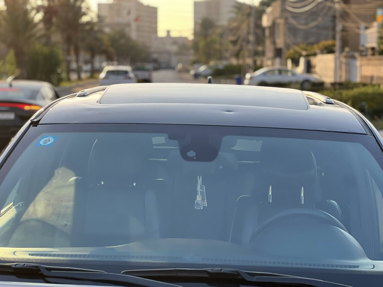 السلام عليكم
‎ جيب كراند شيروكي  

‎محرك 6 سلندر 3600

‎الموديل  2015

تحديث بجم 20 اصلي 

‎لون فيلي لامع 

‎رقم بغداد 

ماشية 166 الف كيلو ‎

وارد امريكي مواصفات

‎حادثها جاملغ ايمن وبنيد  وجاملع سرقة فقط بيهة تعديل بسيط بمقدمة الشاصي وعندي لسونار. وبالعراق صبغ جاملغ ايسر لتطابق  اللون 

مازدات LED امامي متحركة  اصلي زينون لايت وبلوجكترات

كشنات جلد وشاموا+ كهرباء

كشنات هيتر امامي وخلفي + هيتر ستيرن 

شفتات گير بالستيرن 

شاشة كبيرة 

دشبول محدث SRT بالكامل مع كل الاوبشنات

تبريد منفصل قطعتين 

مري تعتيم الضوء داخلية و جانبية + المرايات الجانبية قلاب 

جنطة شفط كهرباء

گير طيارة 8 نمر ما مفتوح والمحرك 

فتحة سقف 

بصمة ابواب وتشغيل عن بعد 

دبل كزوز مع هوك خلفي كهربائي

صدر امامي نص عمر الخلفي جديد

ويل 18 اصلي

***********

السعر 165وبيها مجال بسيط
