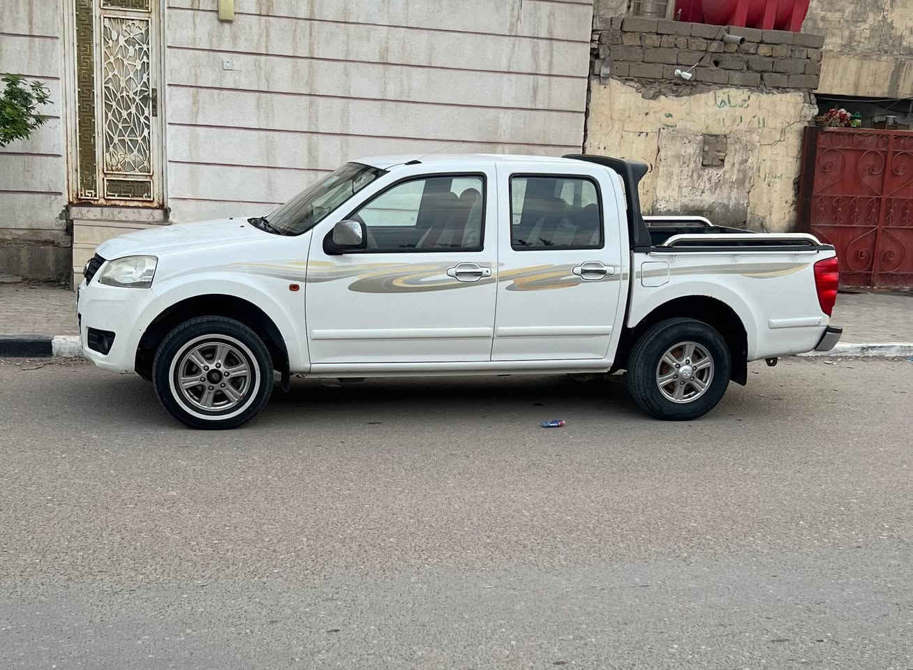 كريت ويل مديل 2014 رقم بصره بسمي سياره حلوا ماناقصه شي فقط التبريد فان يشتغل اصور غاز مافاحصه بيه ضربه بالجاملغ الايمن الخبفي اثر طخه جوه مو جاملغ كله مكان مال طخه صار معجون وصبغ مكان البصره قضاء القرنه *********** السعر خاص
