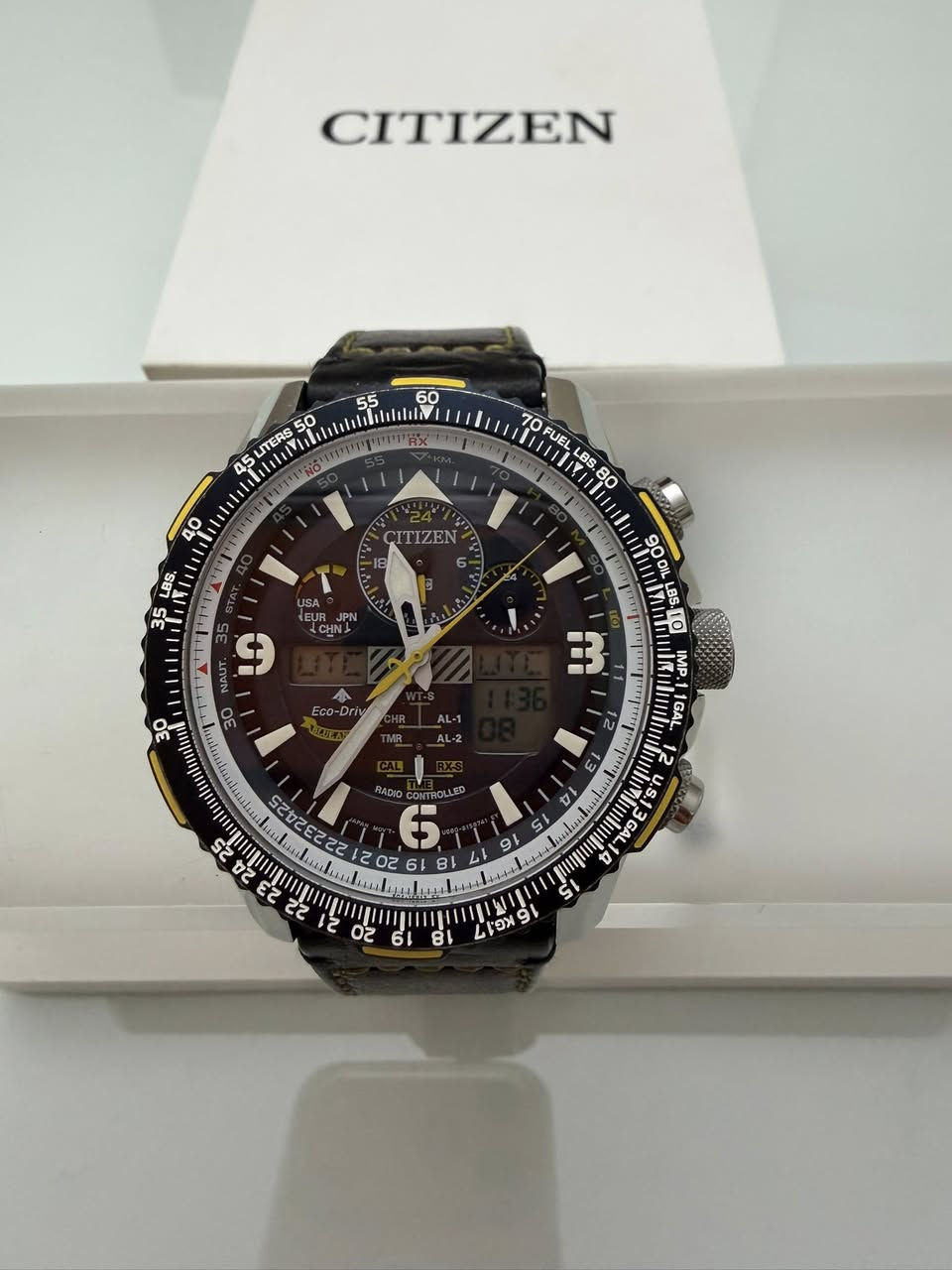 ساعه يابانيه اصليه 100% نوع سيتيزن SKYHAWK موديل حديث حالتها شبه جديده قطر 46 يتوفر بها خصائص متعدده مطلوب 275 دينار اردني للتواصل على الخاص او على الرقم 0785261118


**إذا كنت صاحب هذا الإعلان وتريد حذفه لأي سبب، رجاءا أرسل رسالة إلى الدعم الفني**