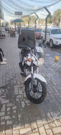 بوكسر موديل ٢٢ السعر مليون و٤٠٠ وبيها مجال  رقم بغداد انكليزي تحويل ثا...