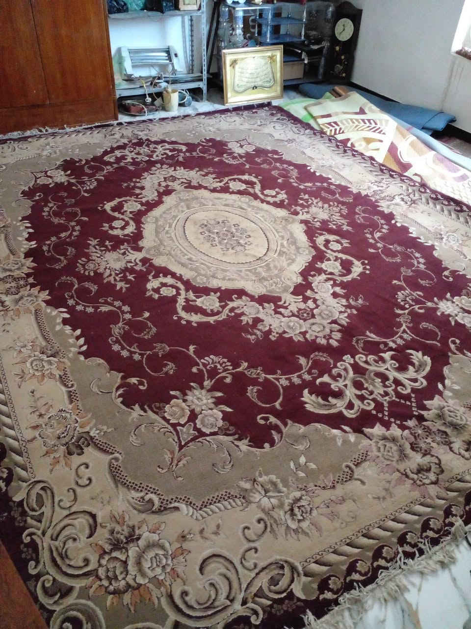 السلام عليكم عندي اغراض منزليه للبيع مكاني الشعب موبايل ***********
زوليه المارونيه كاشان ايراني ٤ في ٣ السعر٦٠ الف والزوليه الخضرة اثنين ونص في ثلاثة السعر٤٠ والمكينه مال الخياط ٤٠ الف والميزمال بلازما جديد ٢٥الف
