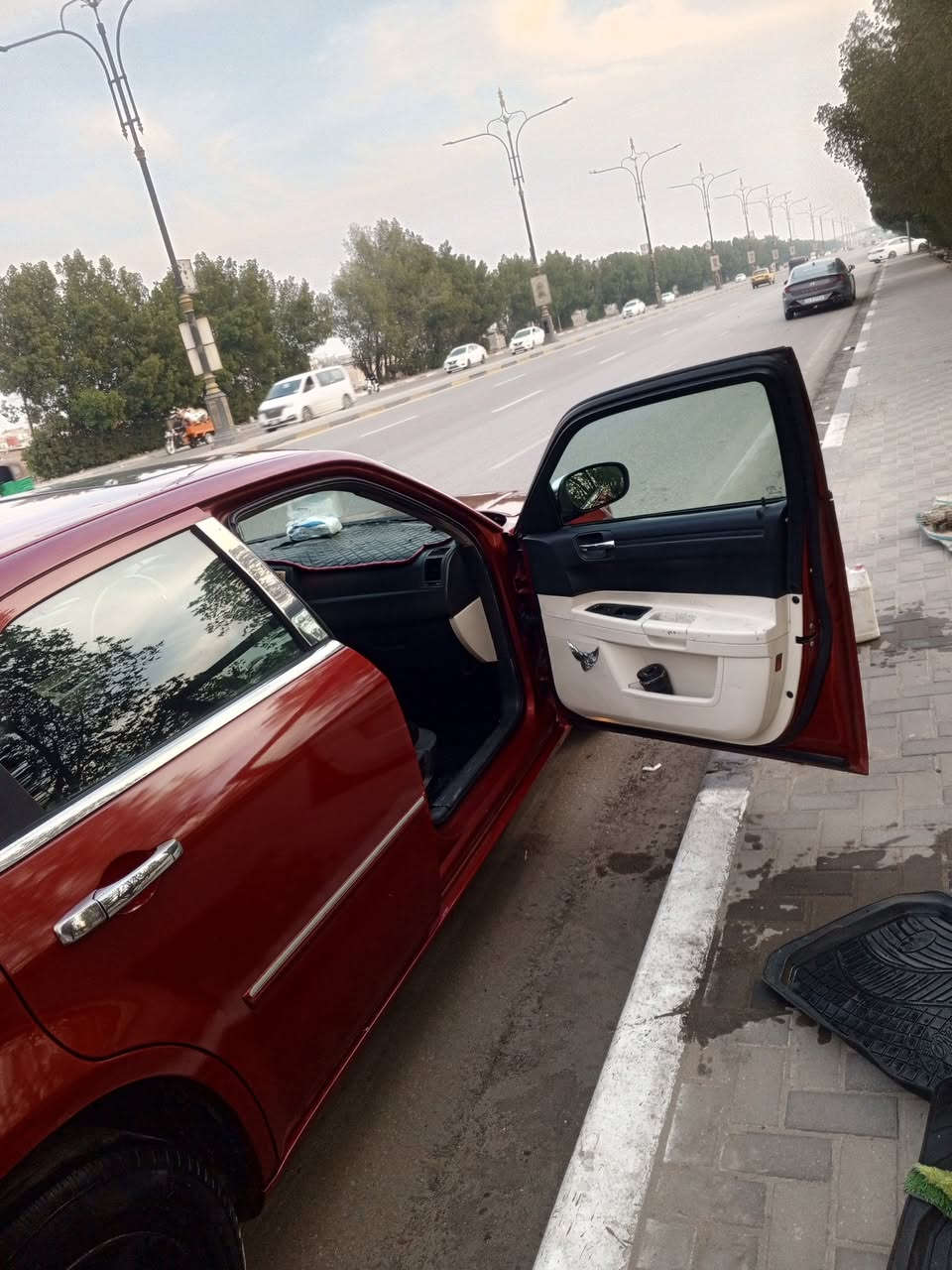 أوباما 10 فول مواصفات متوم شمالي طبق الاصل السياره ما بيه اي نقص ولا عطل جاهزه شغل وطلع تاير حداديه حته دهن توه مبدل مصبوغه جماليه السعر 47 مكان السياره بصره ***********
