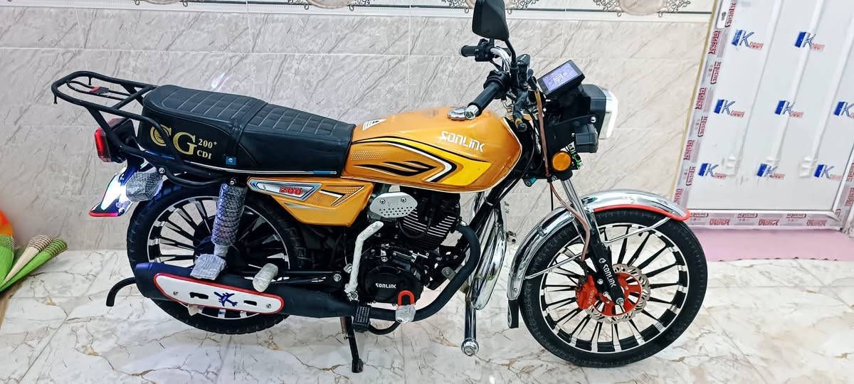 السلام عليكم 

دراجه سولنك موديل 2025 ماشي 4000 حقيقي محرك 200 جواكيج  اخو الجديد بعدها فول نضافه مال جناي سويجات2 بصمات2 منفيست موجود استفسار خاص او اتصال***********
