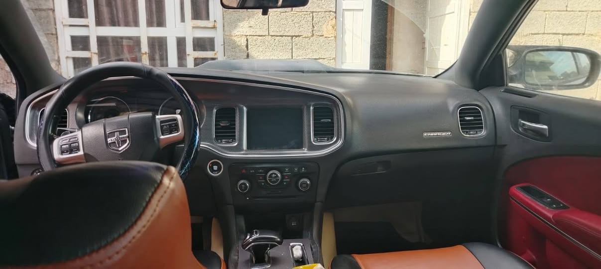 سلام عليكم جارجر موديل 14 رقم بغداد  بدون ضرر كلين بس بونيد مبدل بدون ضرر سرقه بيها مكانات معدله بارد السياره تخم تاير صدر خلفي صدر امامي كله جديد السياره خير من الله مال جناي السعر المطلوب 160 او بيها مجال قليل  *********** مكان كركوك
