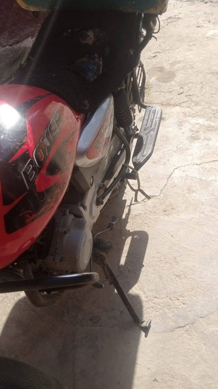 سلام عليكم دراجه بوكسر البيع اوراق كامله مكينه مفتوحه دراجه جاهزه السعر 700.   ***********
