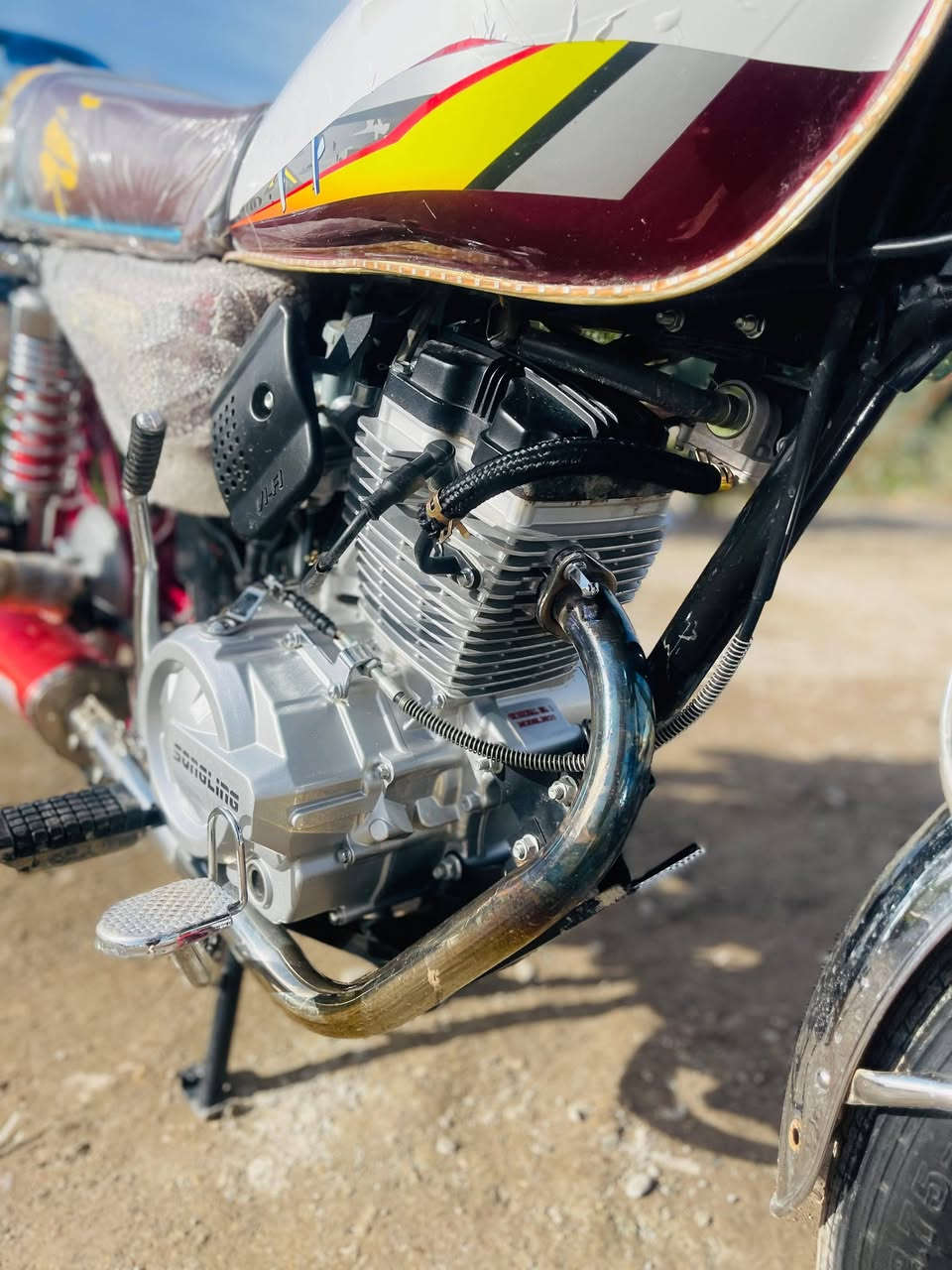 سلام عليكم 
دراجة سيفان سولنك 
موديل 2025
سعر 800وبيها مجال قليل حك الجية
دراجة اي نقص مابيها 
مكفوله من اي شي 
ماشية 3000
مكينة 200cc
اوراق كاملة 
المكان ديالى المقدادية سنسل 
لتواصل عبر هذا الرقم ***********
