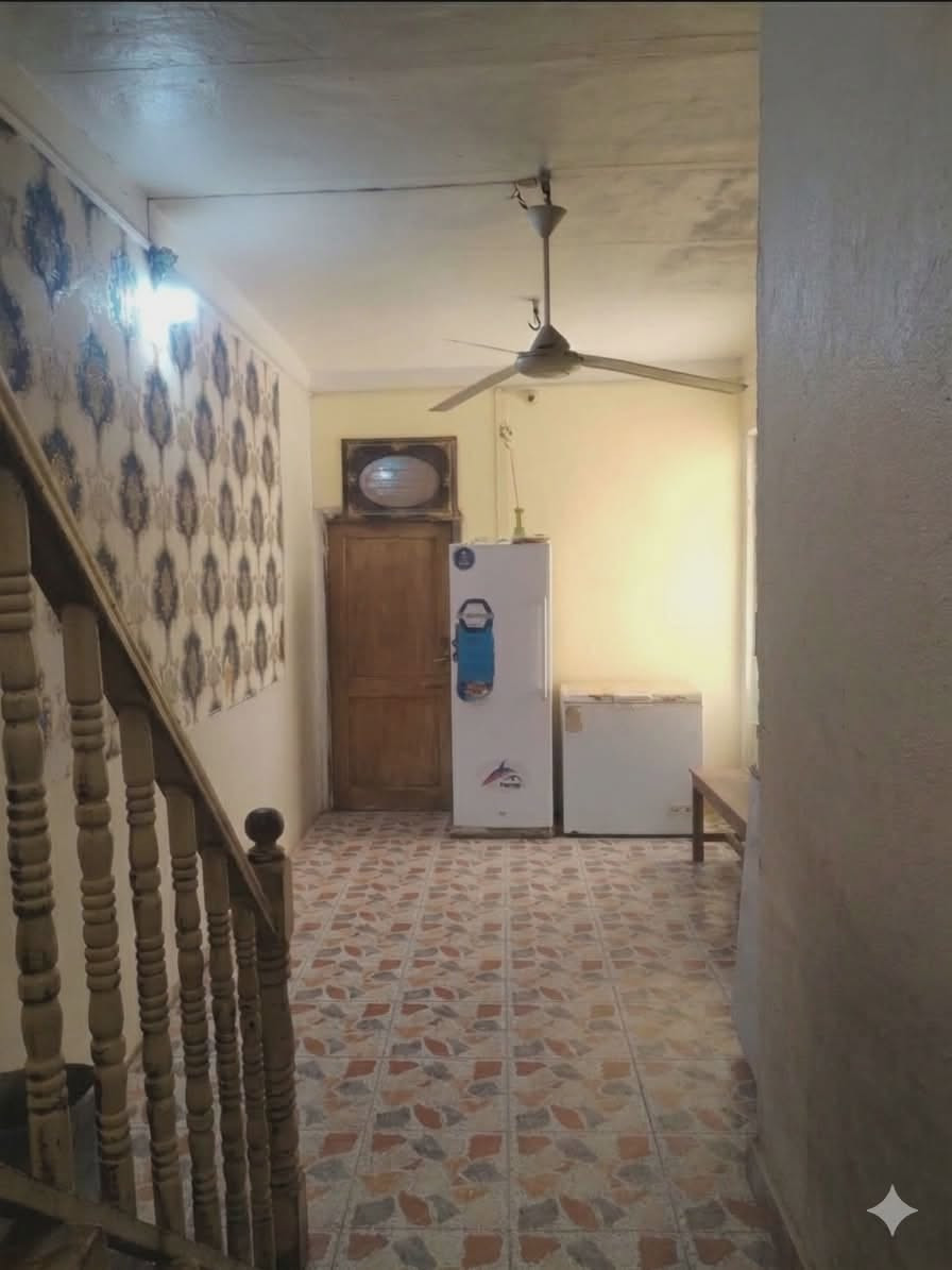 سلام عليكم دار قديم عكاده حي ميسان ١٠٠متر ٢٠/٥طوالي ٣على عن شارع ميه مقبيل شارع الصب بل٧٦طابق واحد السعر١٠٠وبي مجال بسيط البيت بمسمي آني ساكن بي استفسار اكثر اتصل على الرقم وتساب فقط*********** ربي يرزقكم جميعا
