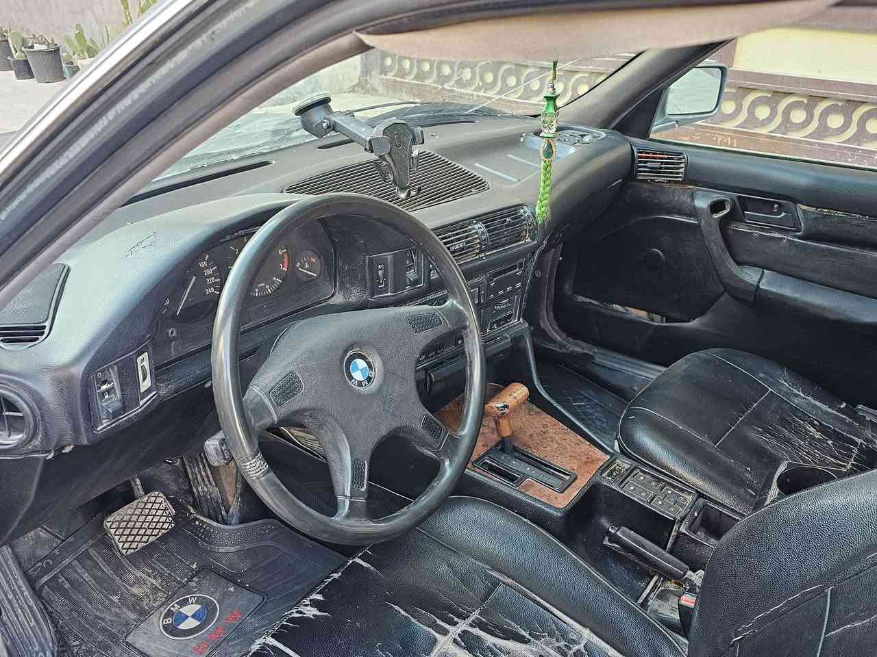 للبيع ٥٢٠ بلادي مفتوح كير اوتوماتيك سيارة بلاديه ممعمرة سابقا بدون حادث مناسبه محرك وكير جديد حداديه اماميه وخلفيه كلش ناعمه ويل هامان ١٧ سيارة فتحة دوسات M اصليه فقط بيع بدون مراوس للاستفسار
***********
*********** بي واتساب
