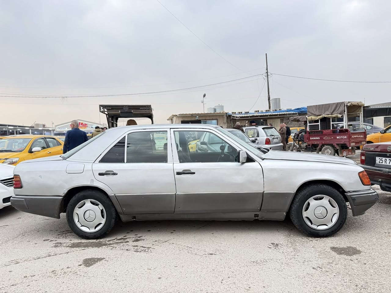 سلام عليكم سياره مارسيدس دب300
رقم صلاح الدين 

رقم جديد

سنويه وهزه جديد 

تحويل مباشر 

كير محرك 2500  ياباني 

موديل 1988

تخم تاير جديد 

باتري جديد 

حداديه امامي خلفي جديد 

شراي يتصل عل رقم 

***********

اكو غراض الغرفه ماشادهن هم انطيها وياها
