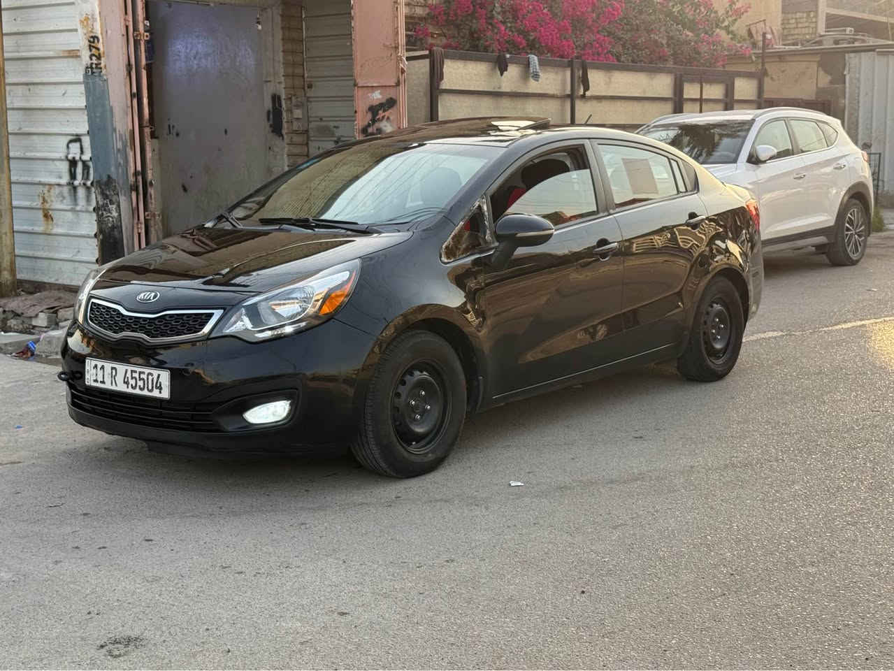 السلام عليكم 
كيا ريو 2015 محرك 1600 GDI رقم بغداد دولي بأسمي كير ومحرك مكفولات بدون فتح بيه صبغ جاملغ امامي ايمن و قبغ الجنطه بدون دواخل فقط رش شرط السونار فول مواصفات فتحه سقف تدفئه كشنات تحكم ستيرن كشنات جلد مري كهرباء اشاير بلمري السياره جاهزه 100% بدون نقص صدر امامي وخلفي جديد تبريد ثلج كهربائيات كله شغاله سياره نضيفه جداً معروضه ( 83$ ) وبيه مجال بسيط مكاني بغداد الدوره للاستفسار *********** بغداد, العراق
