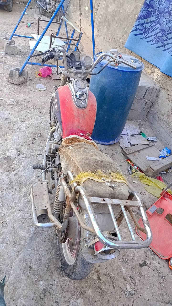 دراجه جوندة جاهزة شغاله مكينه نضيفه سعر 150 قفل لتواصل *********** النجف شارع المطار
