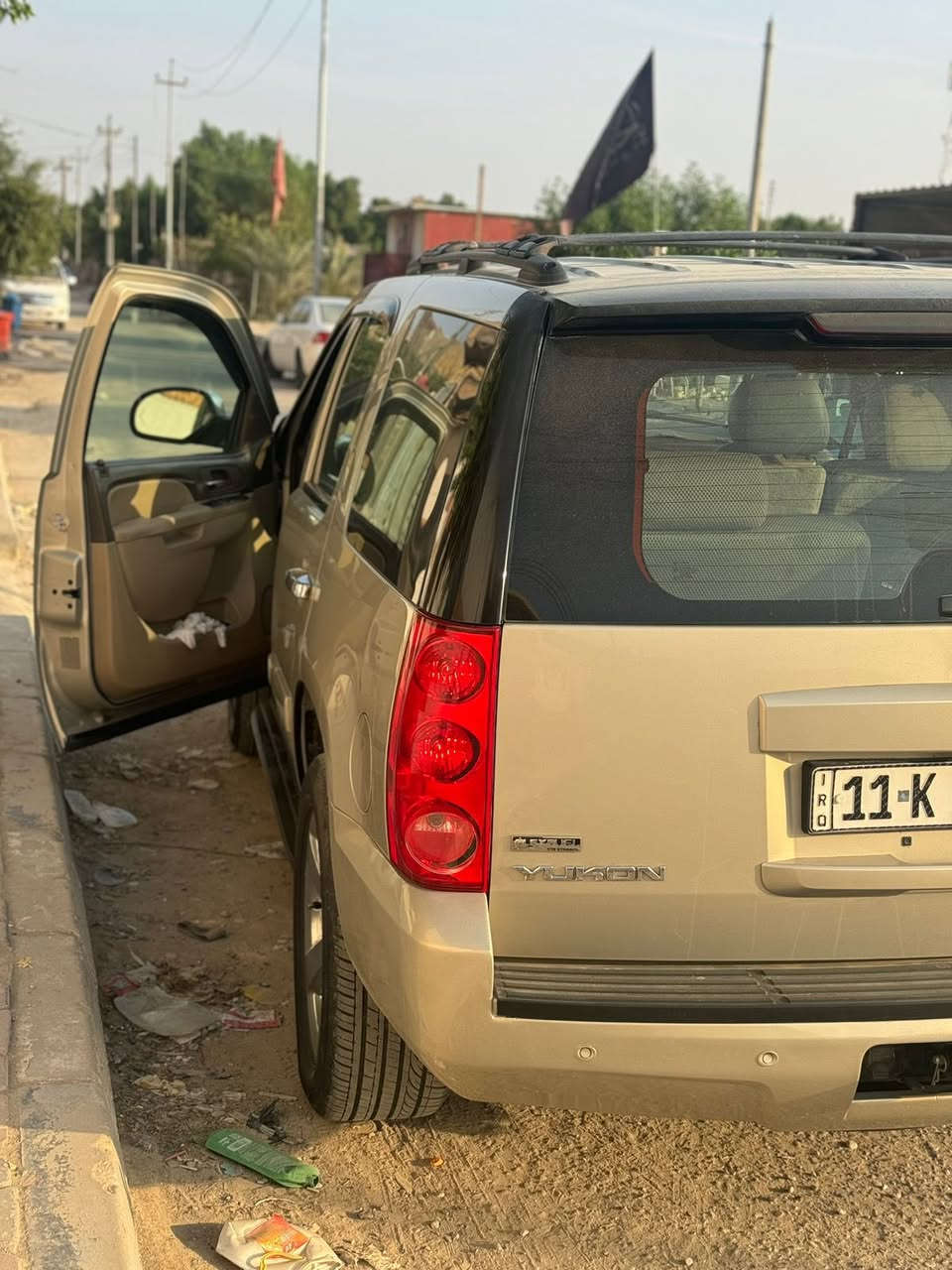 جي ام سي موديل ٢٠١١ كفالةبدون صبغ رقم بغداد باسمي محرك ٥٣٠٠ حدادية جديدة طخم تاير ماشية ١٨٢ الف كيلو متر مكاني ناصرية 
السعر ٢١٠ 
***********
