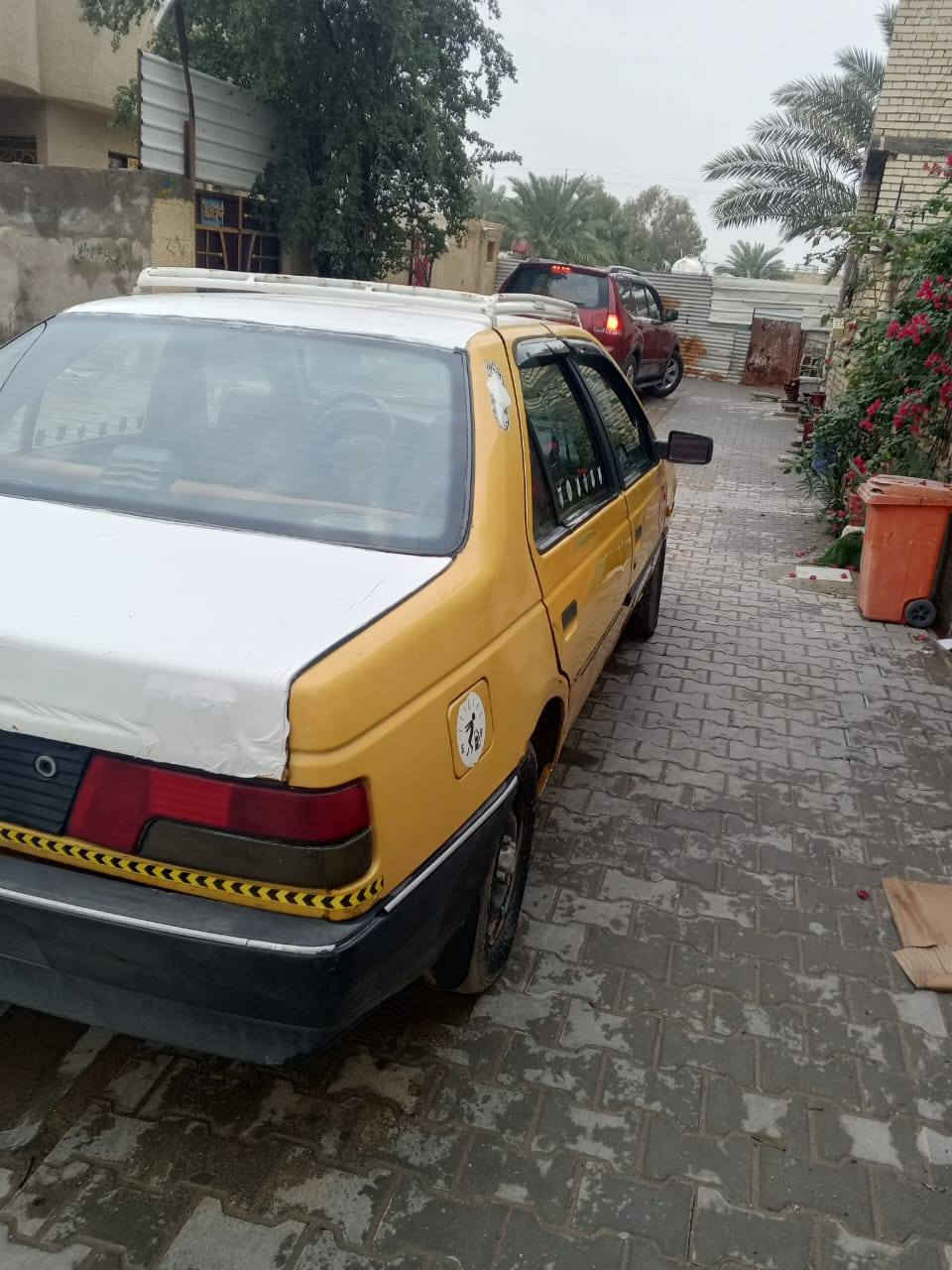 بيجو روه   كير ومكينه شرط غرفته حلوه مرتبه سياره صولي مصفره غرامه هيه 40لف فقد سنويه مجدده ل 28وعشرين  رقم نكليزي باقي بس على الستلام  سياره حوه ونضيفه 29وبيه مجال حك الجيه ***********
