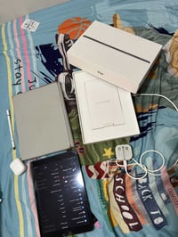 ايباد الجيل التاسع  👌🏻' ذاكرة 256 نظيف تحديث iOS 26.5  يجي معاه كفر مس...