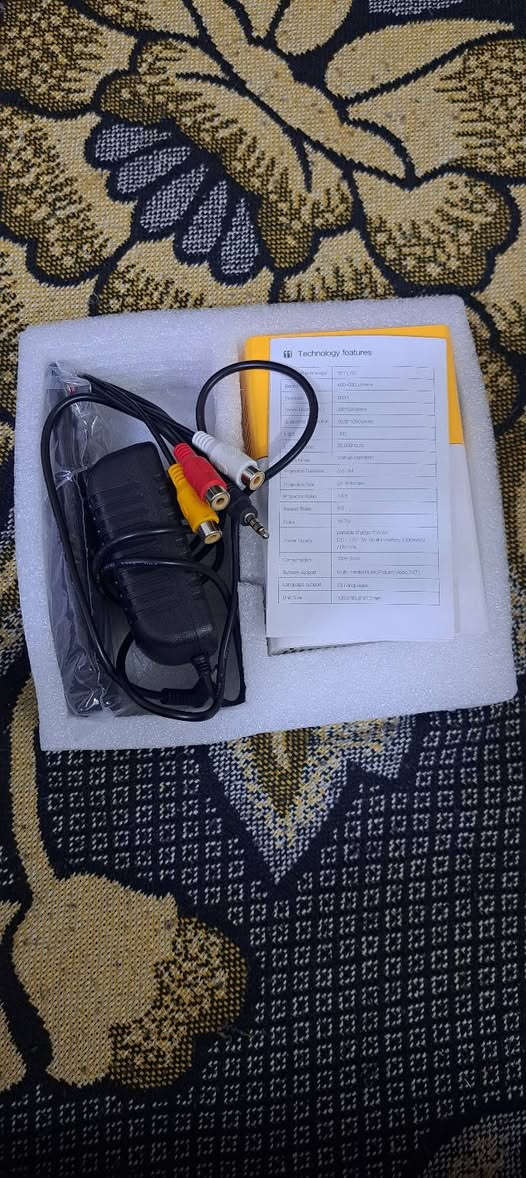 بروجكتر مستعمل للبيع مع كامل ملحقاته و مواصفاتة موجودة في الصور و مع جميع ملحقاته 
السعر 25
للتواصل:***********
يوجد توصيل في بغداد و كافة المحافضات
