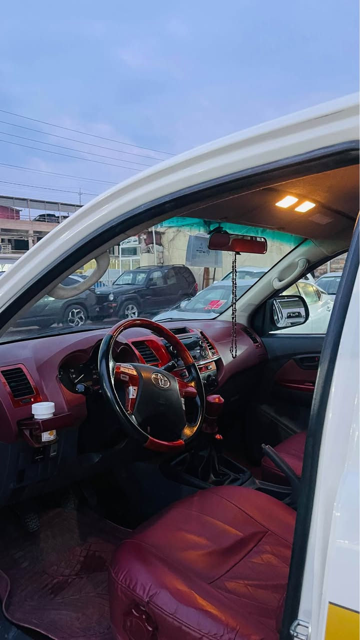 TOYOTA HILUX 2014 
شريكه  سيد نهرو 
بي سبخ 
تعديل نيه 
سياره نمونه يه له جواني 
تحويل وكاله شه رت 
چار تاي جديد
شوين اكري 
موبايل ***********
سعر 221$توزيك مجال اكر, نينوى
