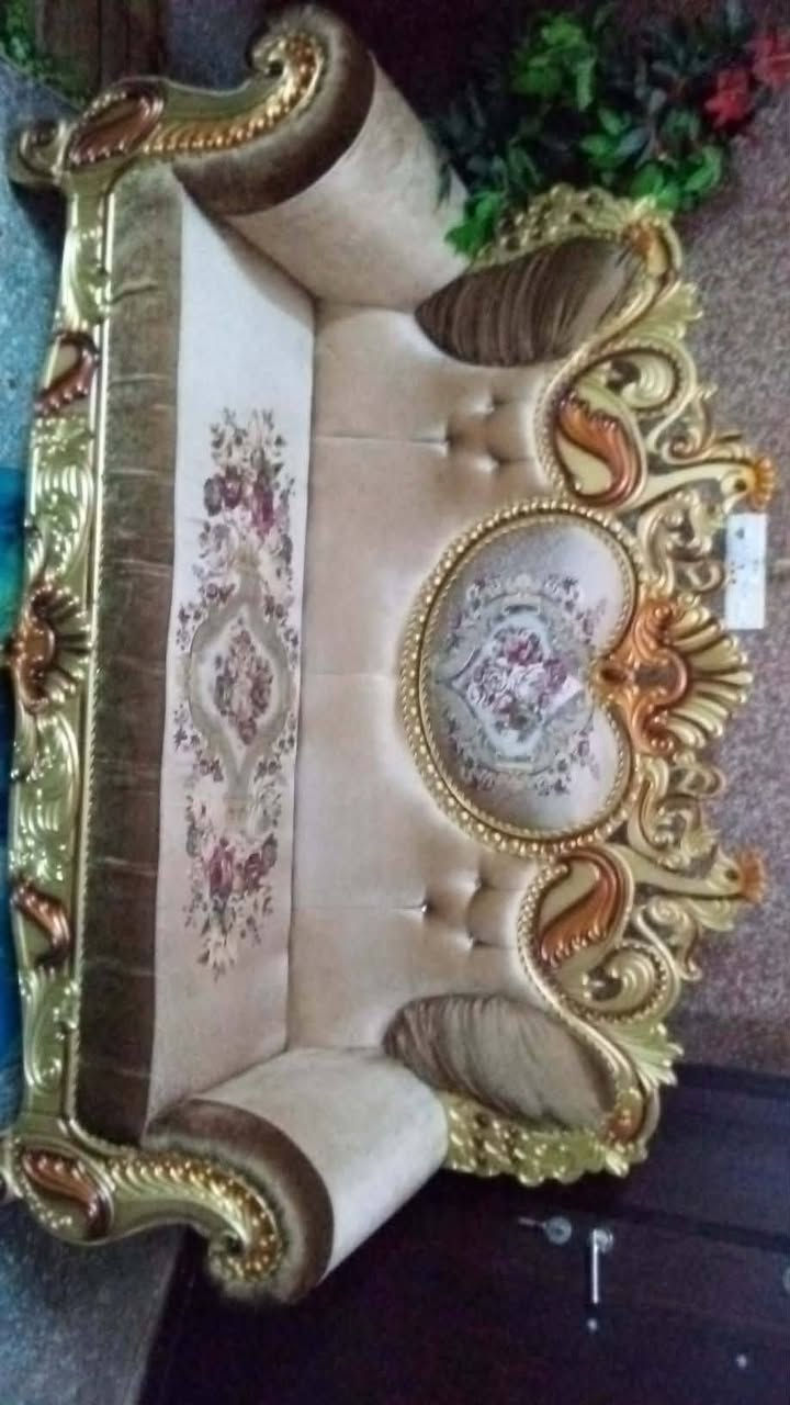 سلام عليكم مستعجل بيع تخم 10 مقاعد سعره السعر 550مع المجالمن بغداد العنوان الكاظميه الطي رقم اتصال ***********
