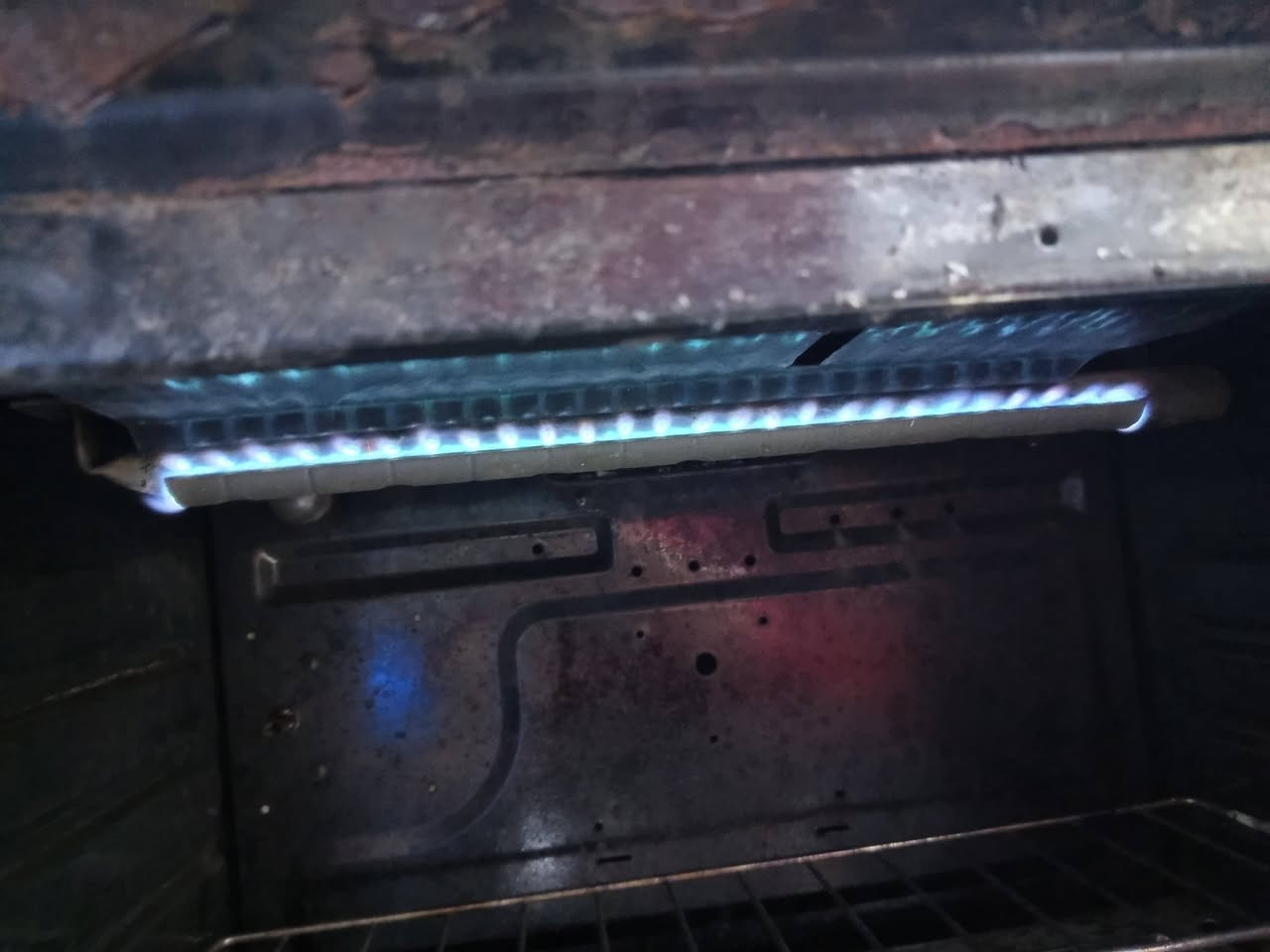 طباخ ٥ عيون العين الي بالنص متفتر قويه نوعيته فرش المصري وناره قويه والفرن كله شغال ب٨٠ مكان شارع حيفا


**إذا كنت صاحب هذا الإعلان وتريد حذفه لأي سبب، رجاءا أرسل رسالة إلى الدعم الفني**