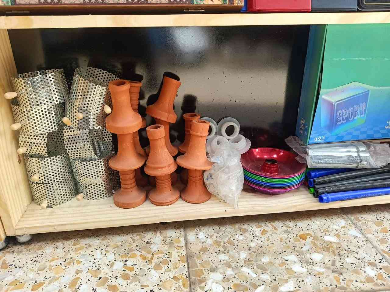 السلام عليكم ورحمة الله وبركاته
شلع للبيع تصفي محل 
بغداد الشعب شارع الصحه مكلف بالنشر
 تواصل مع رقم واتساب ***********
معاهن كارتونه فحم بدون احساب
