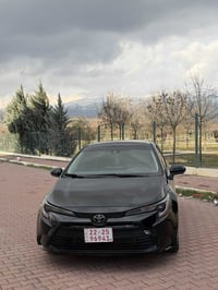 كرولا وارد امريكى موديل 2025  ليون اسود  ضرر سيارة بيهة فقط بنيد صبغ ب...