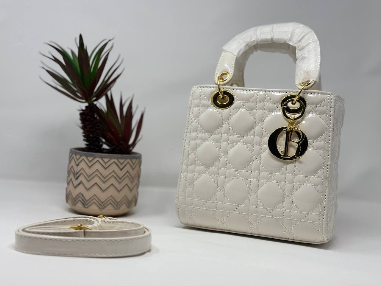 اخر قطع  بسعر الجملة توصيل لكل  المحافظات


**إذا كنت صاحب هذا الإعلان وتريد حذفه لأي سبب، رجاءا أرسل رسالة إلى الدعم الفني**