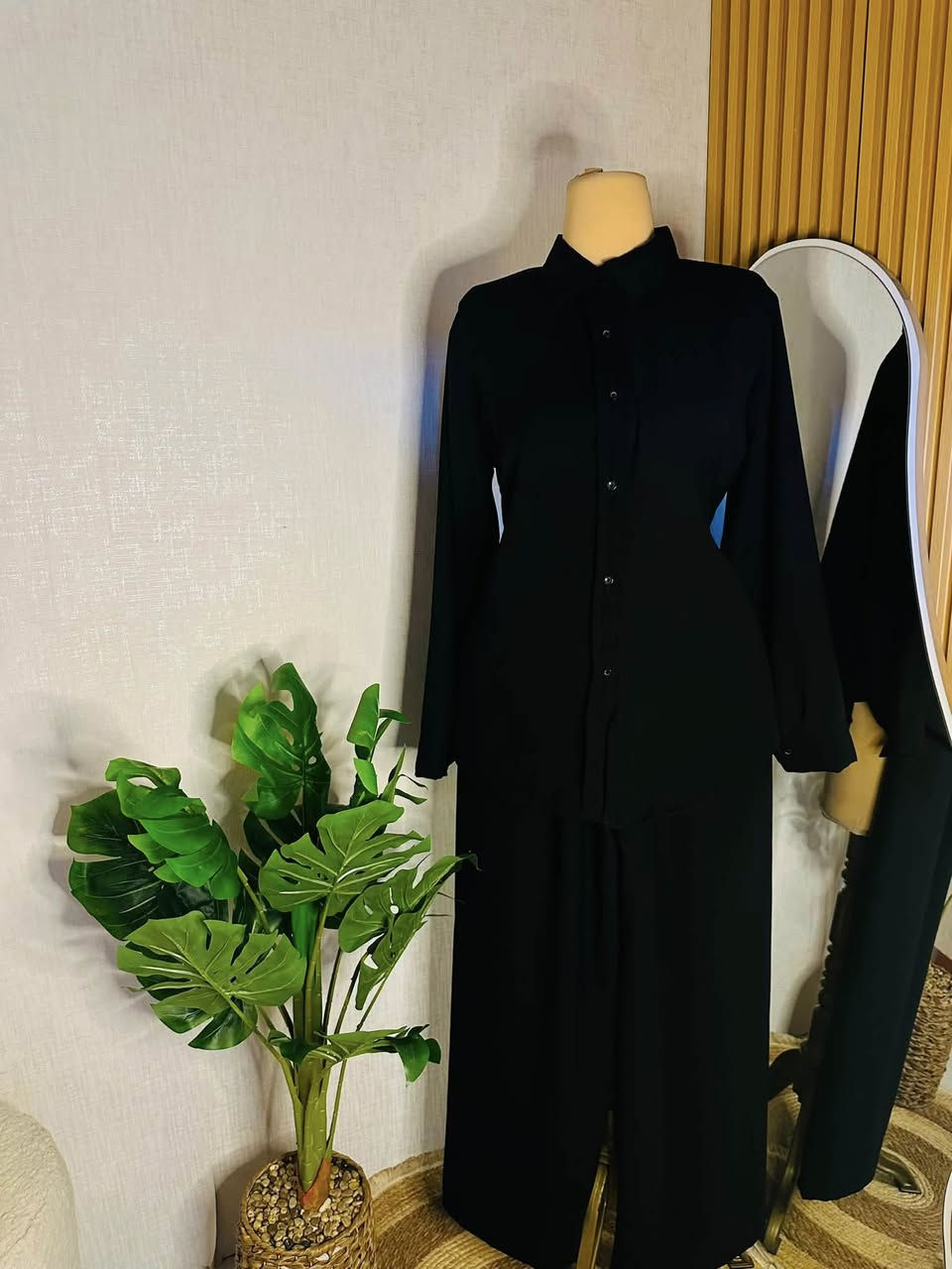 #سوت نسائي 🏴🏴
خامه بارده 
قياس l_xl_xxl_xxxl

موديل يجنن ونازك قالبه راهي للطلعات السريعه ✨
✨✨🏴🏴🏴🏴🏴


**إذا كنت صاحب هذا الإعلان وتريد حذفه لأي سبب، رجاءا أرسل رسالة إلى الدعم الفني**