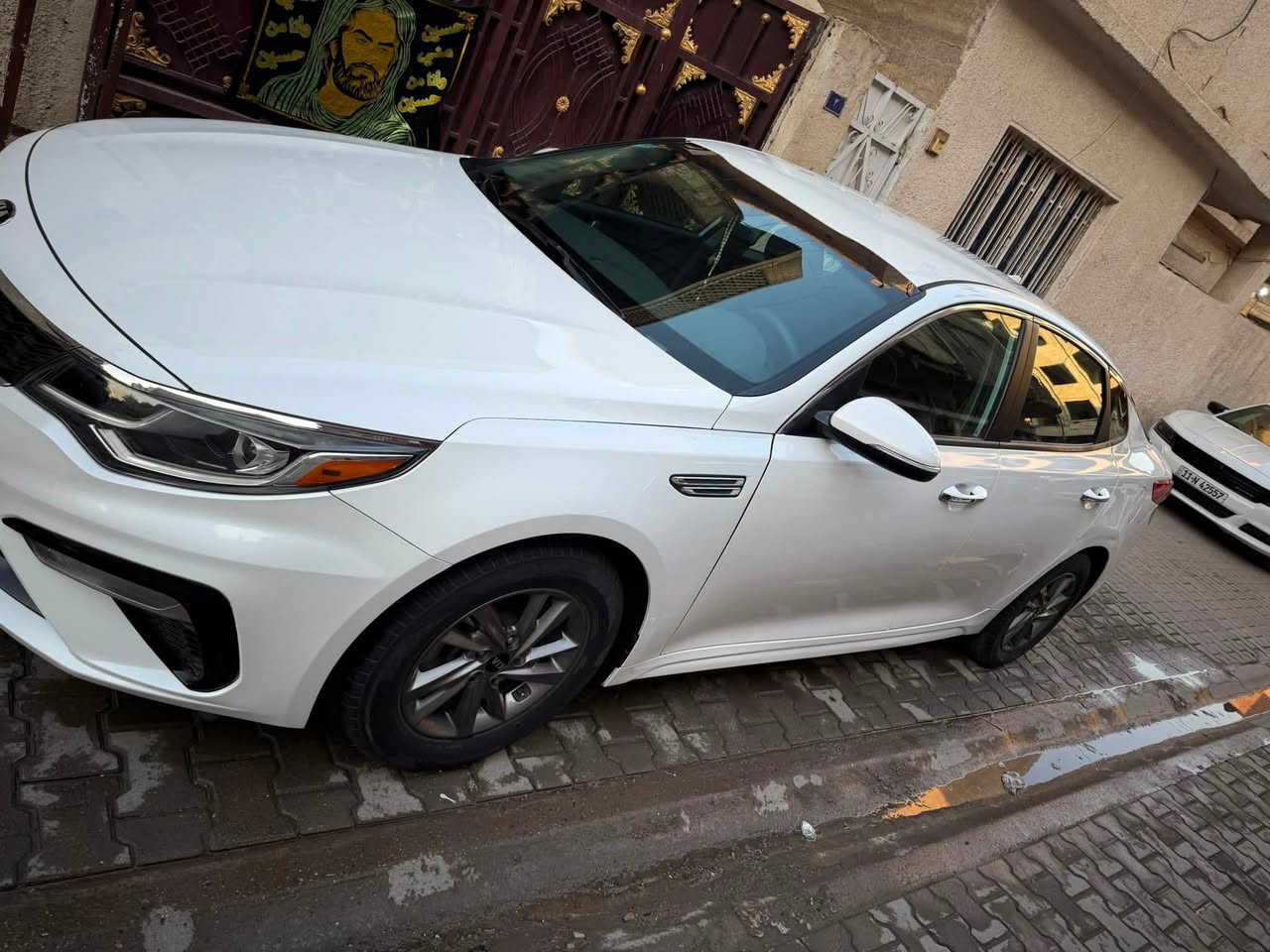 سلام عليكم أوبتما البيع وارد أمريكي سياره بدون يرباك برده فقط حادثه واضح بصور وبيه طخطخات أبيعه عله وضعه سياره موديل 2020.ماشبه 41حقيقي  سعره ١٣٦ورقه وبيه مجال مكاني بغداد الجديده ***********
