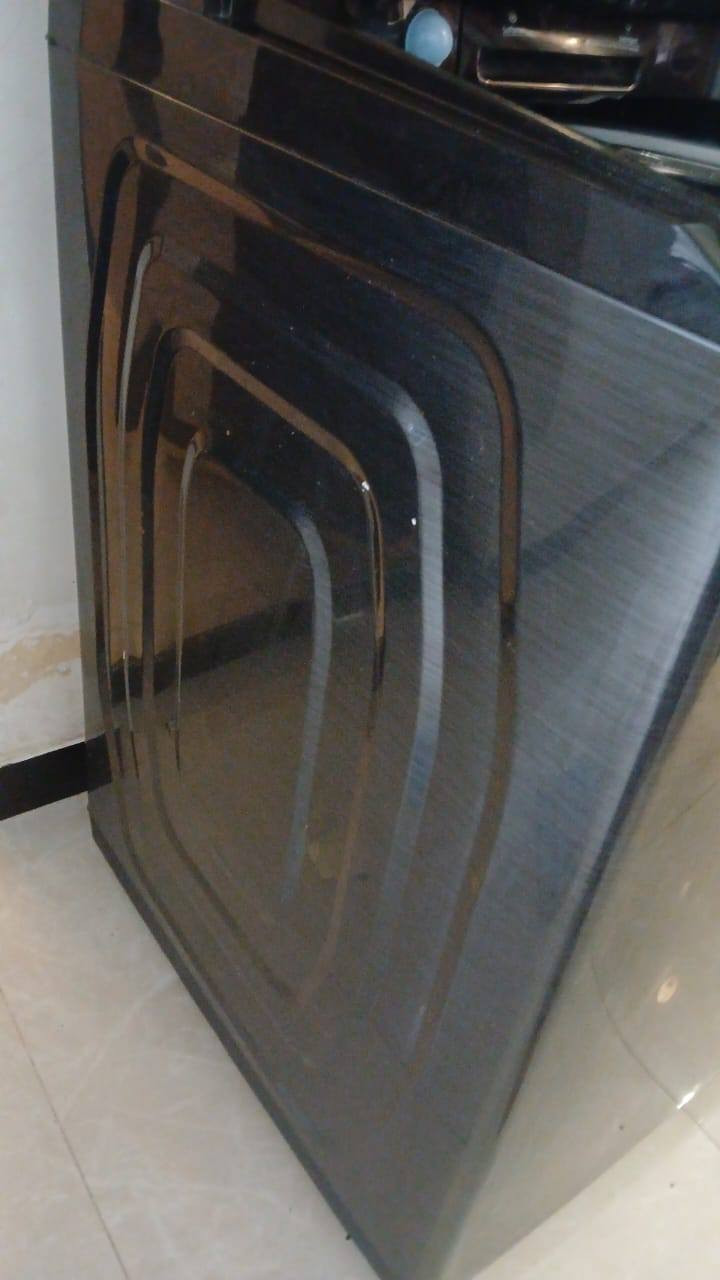 السلام عليكم غساله اوتوماتيك من شركه سام سونج وزن 18ك  غساله جديده عطلها سخيف او سبب البيع محد يعرف يستخدمها للأستفسار ***********
